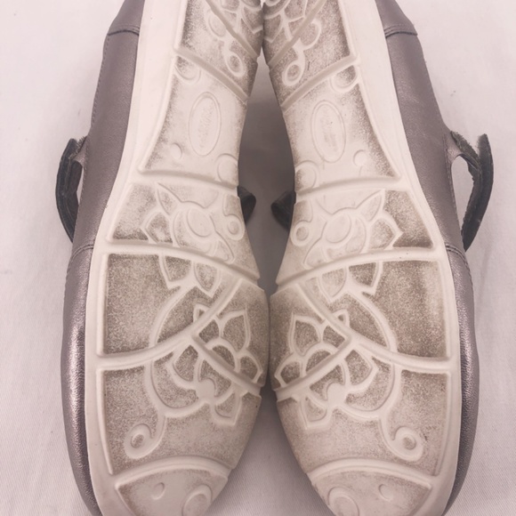 Cloudwalkers by Avenue Province Metallic Mary Jane Flats - Picture 7 of 7